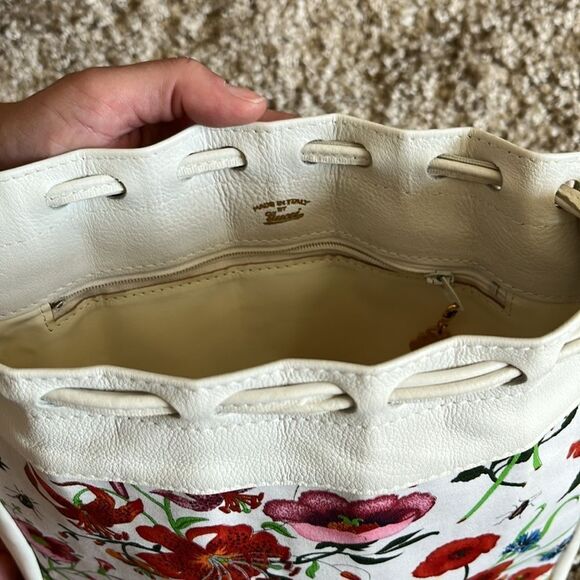 VintageGucci Flora Bucket - Picture 9 of 15